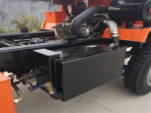 Kamion hale nëntokësor me naftë MT12