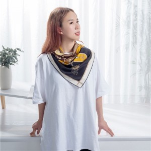 プライベート ラベルのカスタム デザインの女性のロゴの正方形のシルク スカーフ