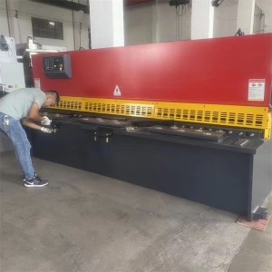 Máy uốn tấm kim loại thép thủy lực Sản xuất tại Trung Quốc