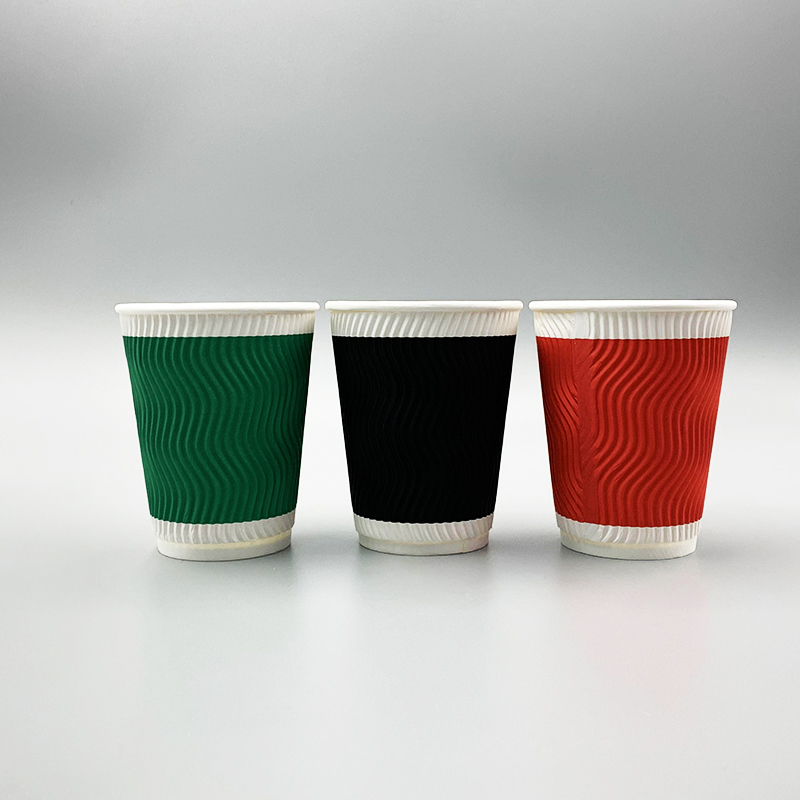Disposable paper cups red and white gingham coffee cups for family dinner birthday party, picnic, barbecue, graduation