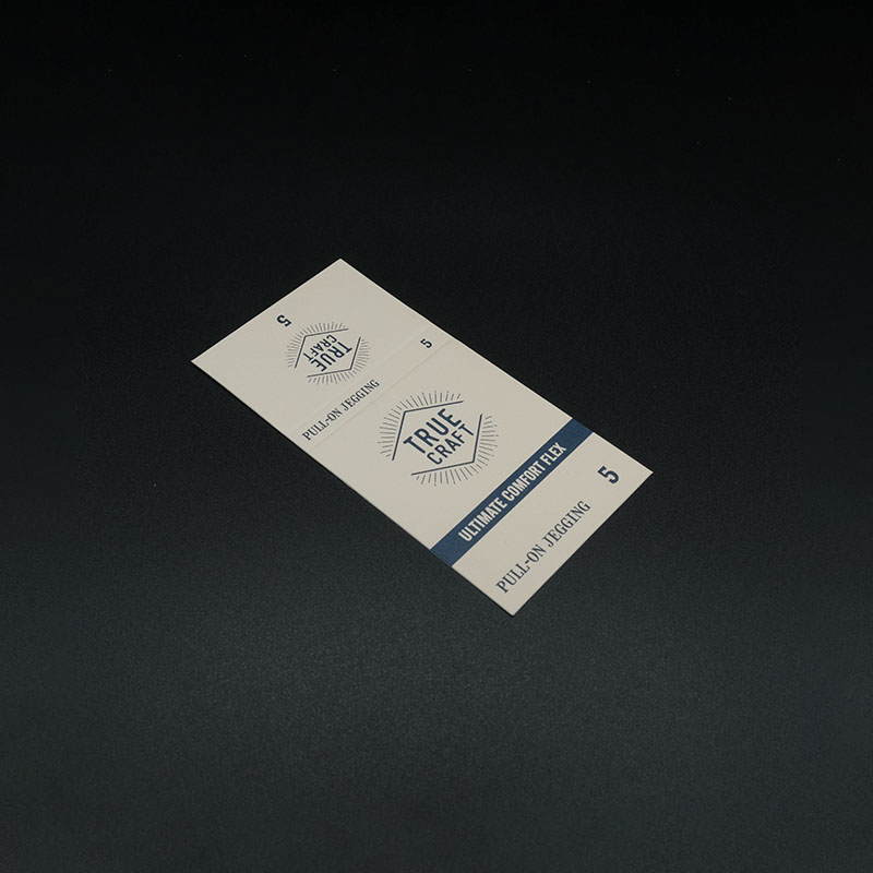 Etiquetes de paper de productes de roba impreses personalitzades per a etiquetes de marques de roba