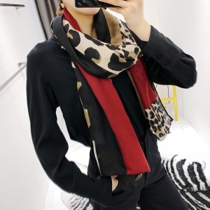 Autumn and winter new cotton and linen scarf women leopard stitching color printing shawl simple wild warm long scarf