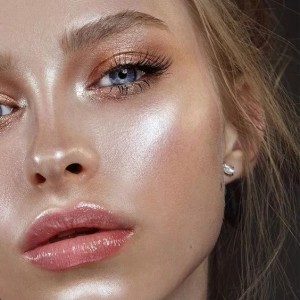 Liquid cosmetics makeup face liquid foundation highlight