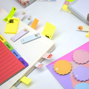 Custom Die Cut Shape Eco Friendly Paper Christmas Memo Pad ສໍາລັບຕາຕະລາງມື້