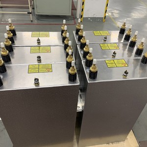 Condensador de calentamiento por inducción de nuevo diseño para hornos de frecuencia intermedia