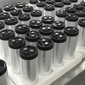 Condensadores de película DC de alta tensión para conversión de enerxía