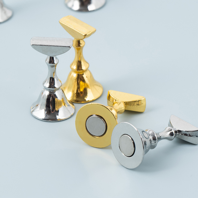 Gouden en zilveren magneet nagelstandaard manicure oefengereedschap