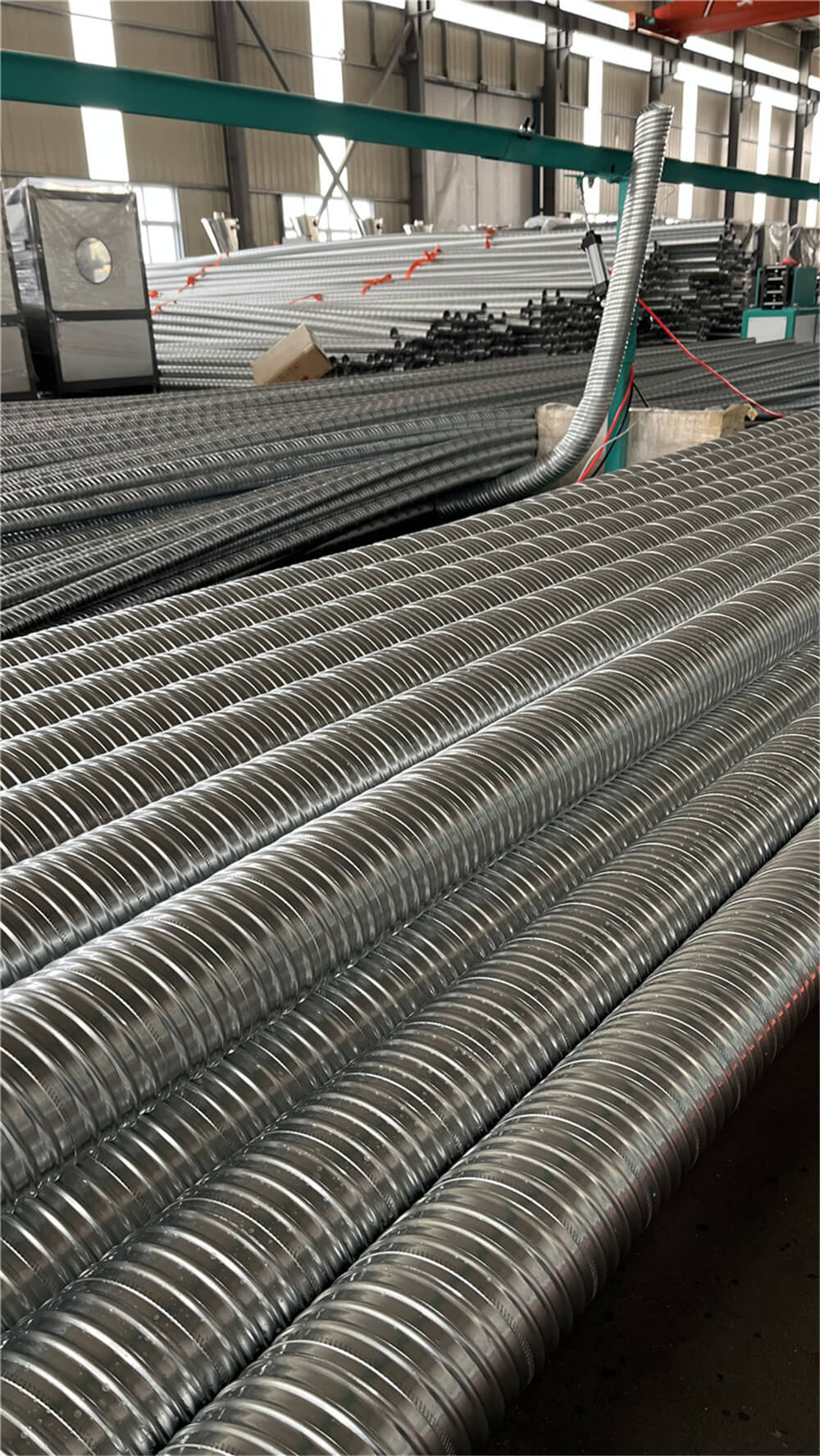 kovové vlnité napínacie potrubie stĺpika (7)