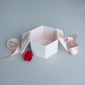 Caixa de agasallo de dobre porta hexagonal personalizada Caixa de embalaxe con peche magnético