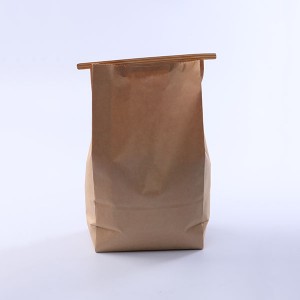 Персонализирана хартиена торбичка с прозорец и тенекиена връзка