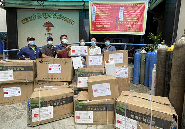 Shanghai Dashunkang dan Tujuh Syarikat Domestik Menderma Lebih $500,000 Bekalan Perubatan untuk Nepal Covid