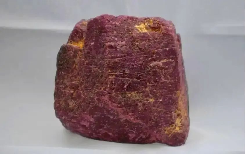 125west Ruby-One of the largest raw rubies in the world.