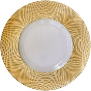 Krawędzie z siatki w kształcie diamentu, złote talerze obiadowe do ładowania na wesele