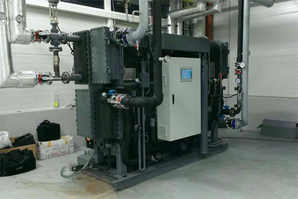 Projekt Alca Plastic Factory Faza I in II Absorpcijski hladilnik za toplo vodo