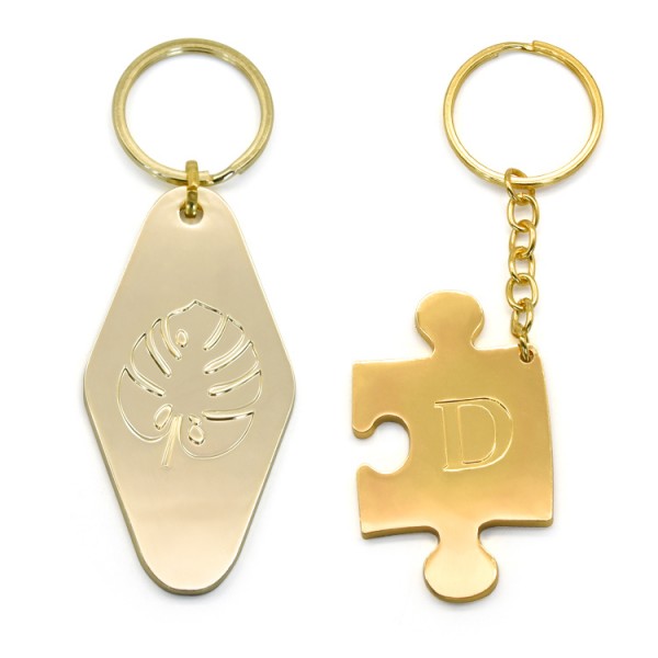 Mukautettu metallinen kirjaimen muotoinen avaimenperä kultainen avaimenperä