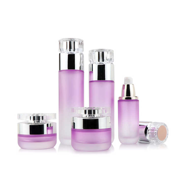Violetinės odos priežiūros pakuotės kosmetikos indeliai ir buteliukai rinkinio pakuotė