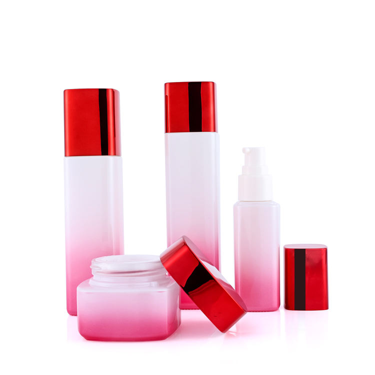 Didmeninė prekyba tuščiu stikliniu kosmetikos buteliuku ir indeliu odos priežiūros rinkinio pakuotėmis