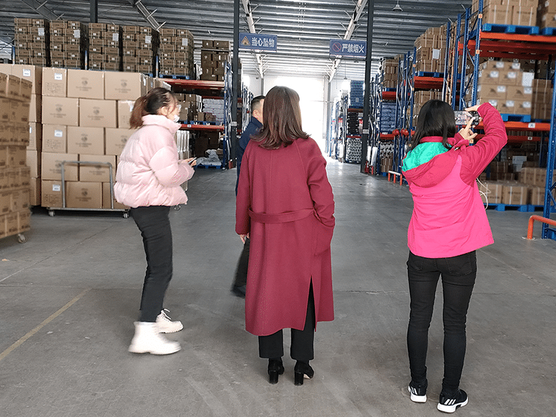 Domestic trading company came to our factory for a field visit