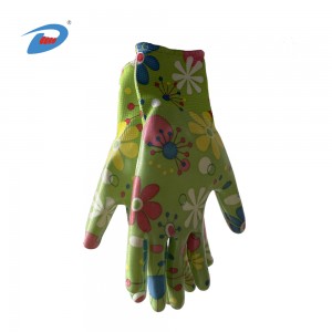 China Cheap price China C3819 Flower Pattern Polyester Lining Nitrile coated  Garden Gloves