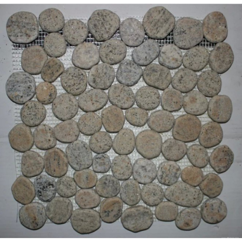Mosaico de guijarros de piedra natural beige de 30,5 × 30,5 mm