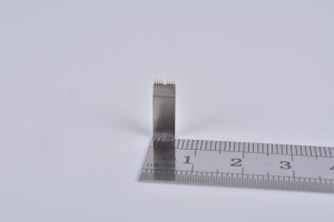 0.002 मिमी पीस सहिष्णुता के साथ उच्च परिशुद्धता प्लास्टिक मोल्डिंग पार्ट्स कनेक्टर मोल्ड पार्ट्स