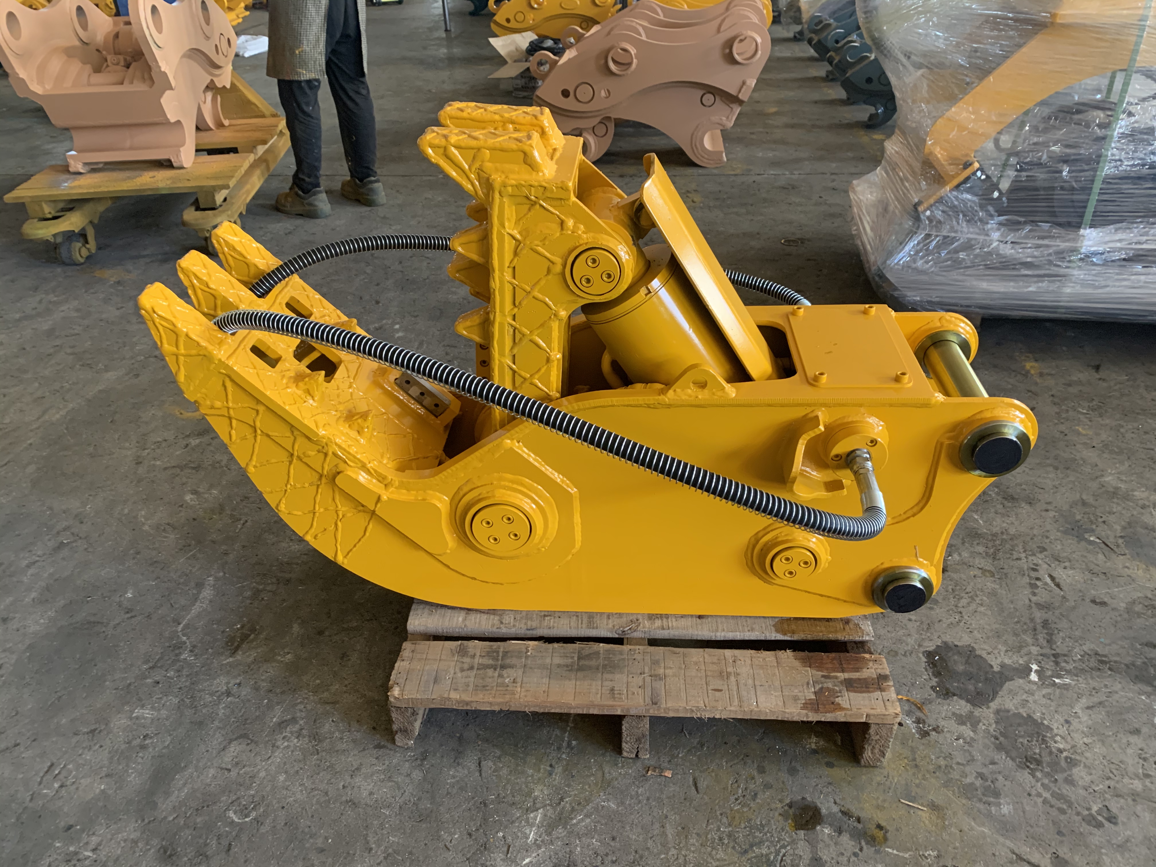 OEM Customized DHG Excavator Attachment Crusher fir 5-8 Ton Excavator