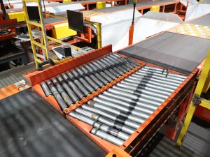 Roller centering machine conveyor