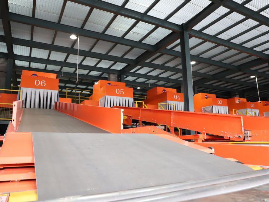 AI-Driven Robots Handle High-Speed Logistics Sorting and Depalletizing | Vision Systems Design
