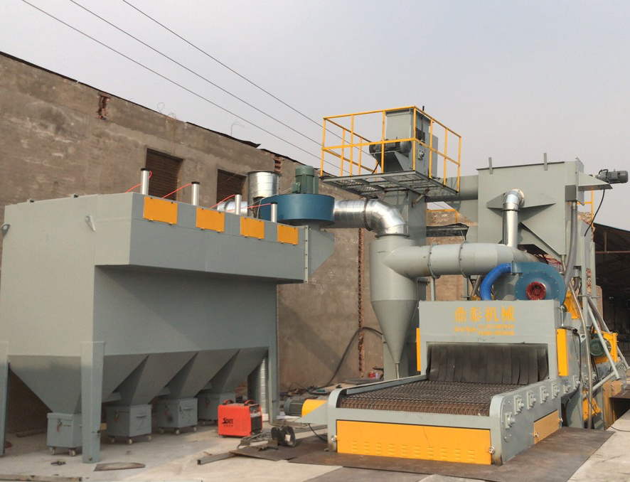 What are the advantages of steel wire mesh belt conveyor shot blasting machine？