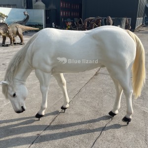نماذج معرض الحيوانات الطبيعية – نموذج الحصان الأبيض لحدائق الحيوان والمتاحف