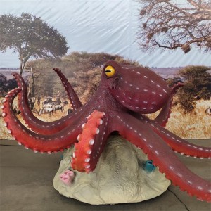 Modelos de animais marinhos e répteis são fornecidos para museus e parques científicos
