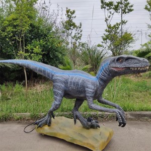 Dinosauro Velociraptor eredu pertsonalizatuak