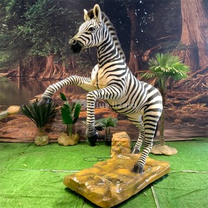 En animatronesche Zebra fir Explore Park Déiereausstellung an Dino Shows