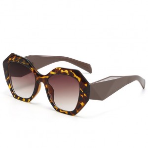 Chinese manufacturer chunky square sunglasses in tiger tort