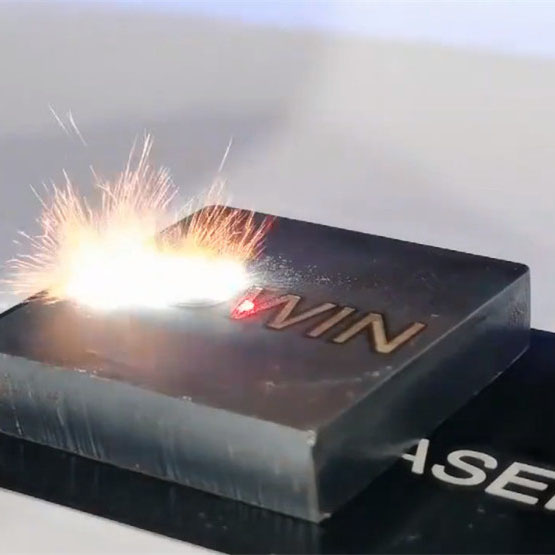Ưu điểm của máy khắc laser Fiber là gì, nó có thể đánh dấu những gì