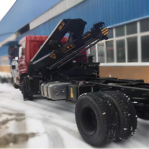 Grúa montada sobre camión con pluma articulada hidráulica de 6,3 toneladas