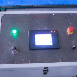 DTLQ 4LB Vertikálny rezací stroj na PU penu D&T s jednoduchým ovládaním