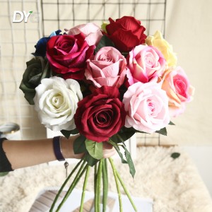 Umělé červené květiny Perla Flanel Hedvábné růže Umělá svatební kytice pro domácí zahradní párty květinová výzdoba