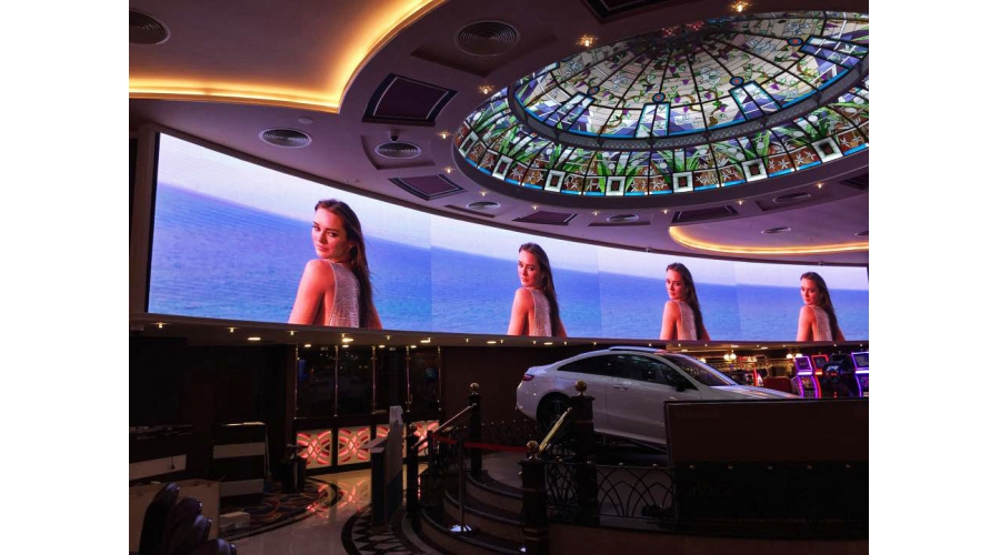 Everyinled P3 HD kromme Indoor LED Écran fir Casino Projet