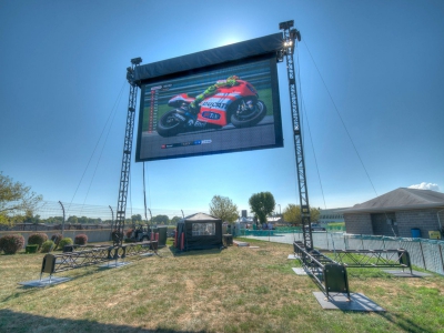 P8.925 في الهواء الطلق مرنة ليد فيديو الجدار لسباق السيارات