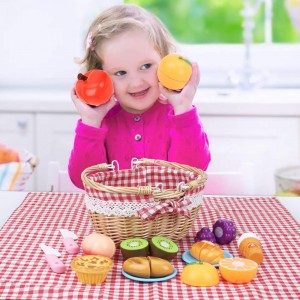 BeebeeRun 19Pcs Pretend Toy Food Set, Slice & Share Picnic Basket Play Food Playset with Cutting Food Fruits, Great for Girls Boys Toddler Indoor & Outdoor Pretend Play