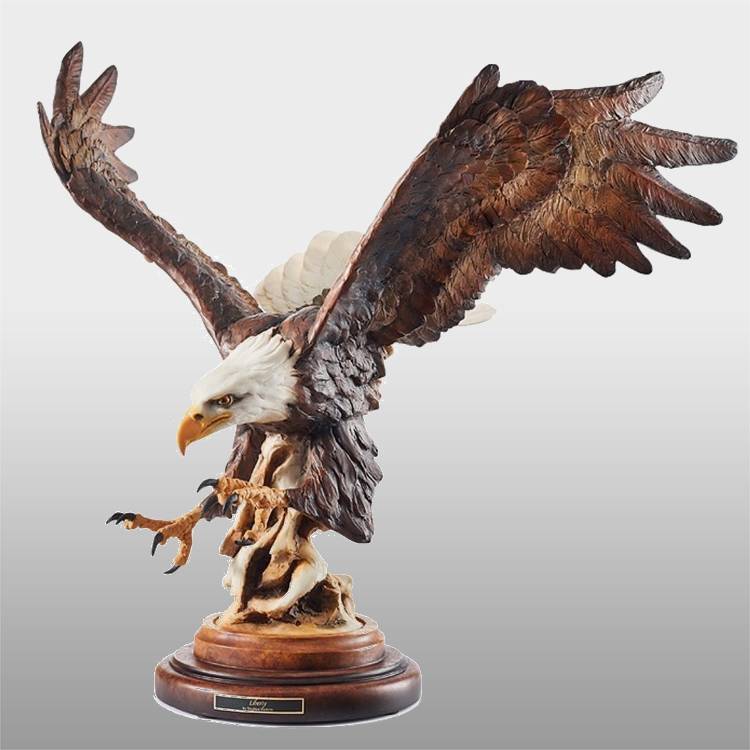Záhradná výzdoba starožitná bronzová mosadzná socha orla