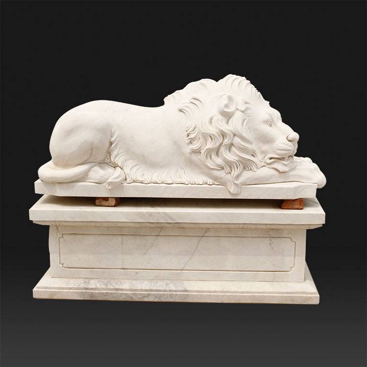 Escultura de animal de tamaño natural tallada a mano en mármol natural Estatua de león acostado