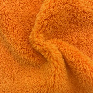 2019 goeie kwaliteit China draagbare vinnigdrogende mikroveselhanddoek Sport koel handdoek met houer