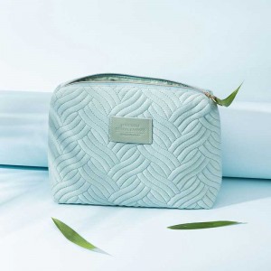 Sky blue Travel Pouch quilted cosmetic Bag nga hinimo sa Bamboo Fiber - CBB101