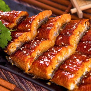 Braisert ål i japansk stil med saus