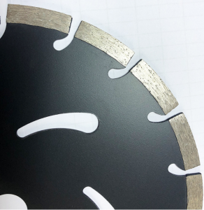 Aukštos kokybės karšto presavimo deimantinio granito pjovimo diskas
