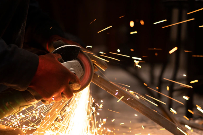 How to maintain the angle grinder