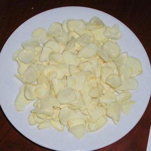 Sušené zeleninové bílé sušené česnekové vločky