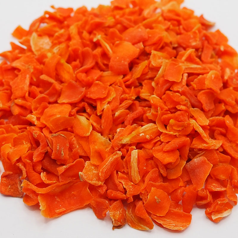La fabbrica fornisce direttamente granuli di carote disidratate
